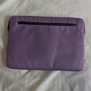 *LIKE NEW* LILAC PURPLE LAPTOP/TABLET CASE